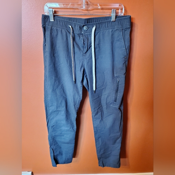 Vuori Womens Capri Dark Grey Cargo Pants - Picture 1 of 9